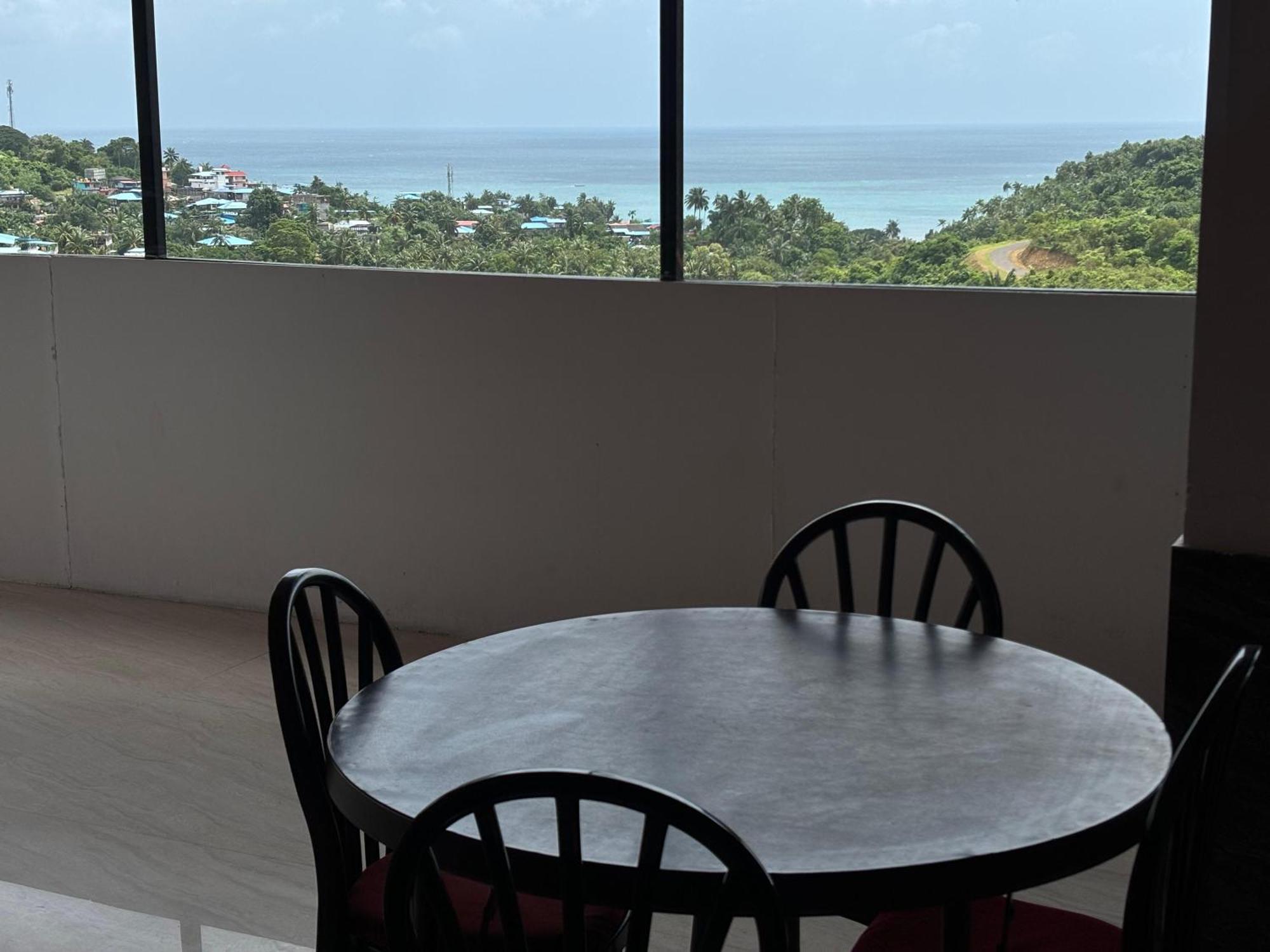 The Tamarind Tree Hotel & Restaurant Shadipur エクステリア 写真