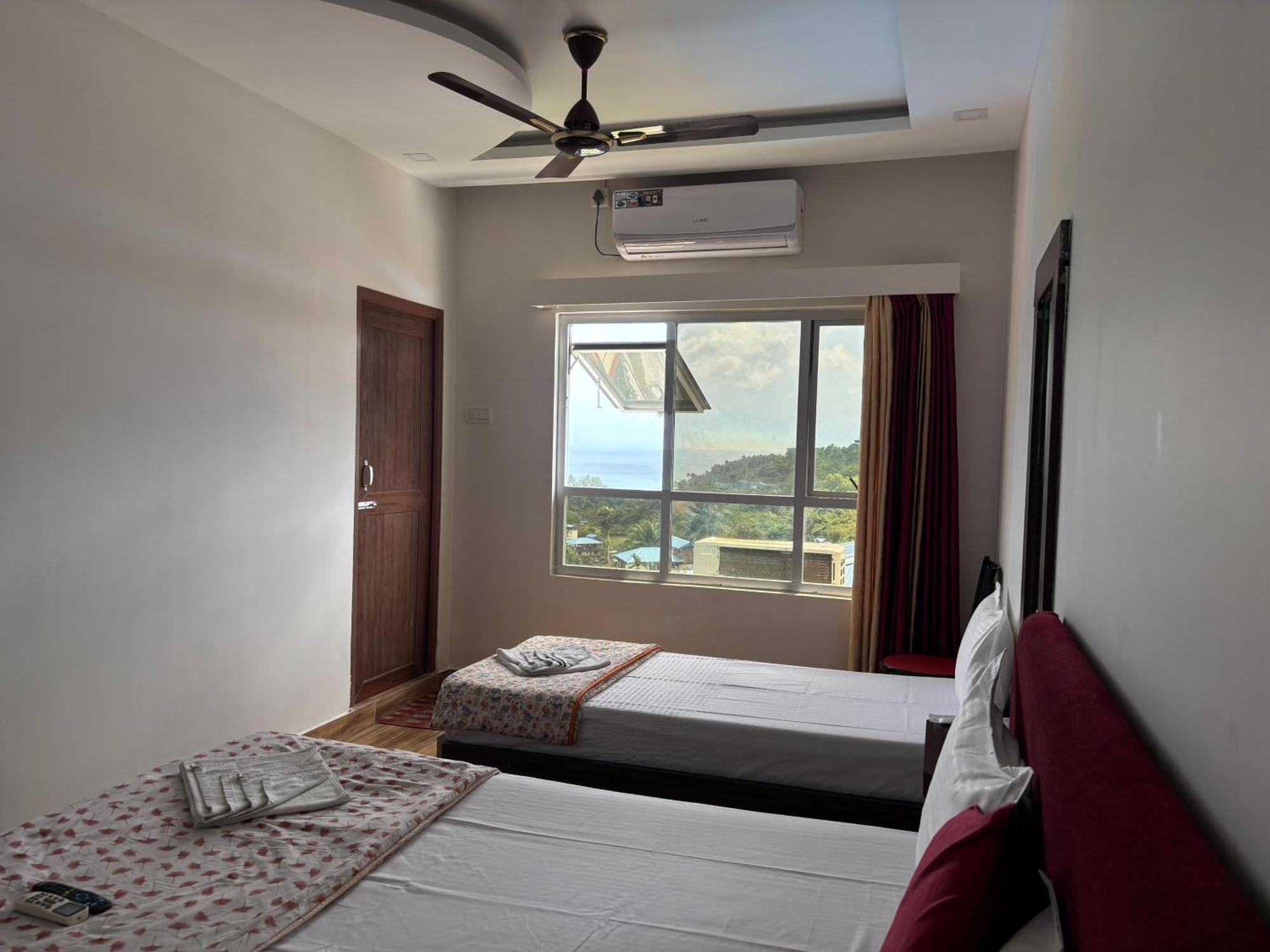 The Tamarind Tree Hotel & Restaurant Shadipur エクステリア 写真