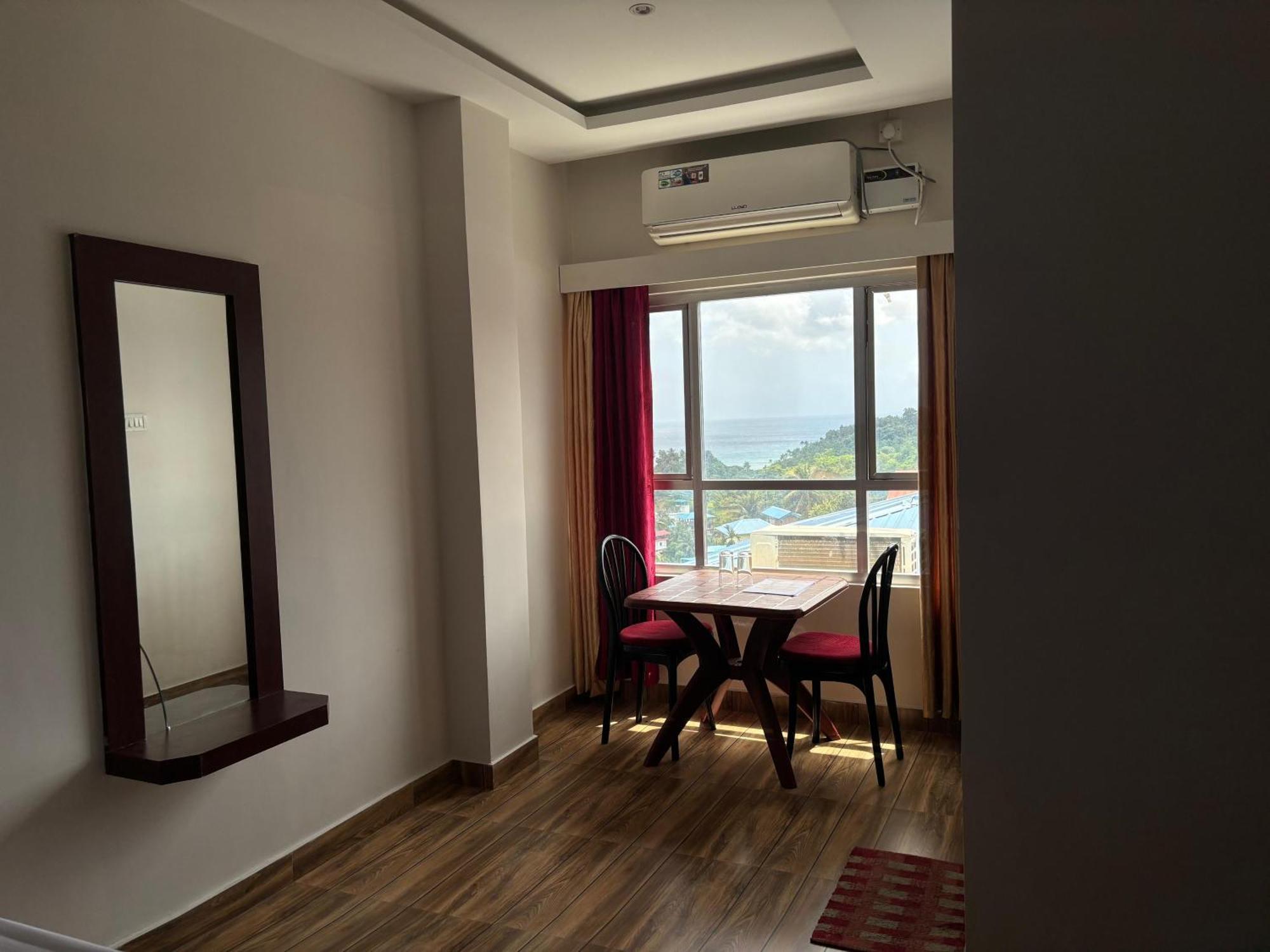 The Tamarind Tree Hotel & Restaurant Shadipur エクステリア 写真