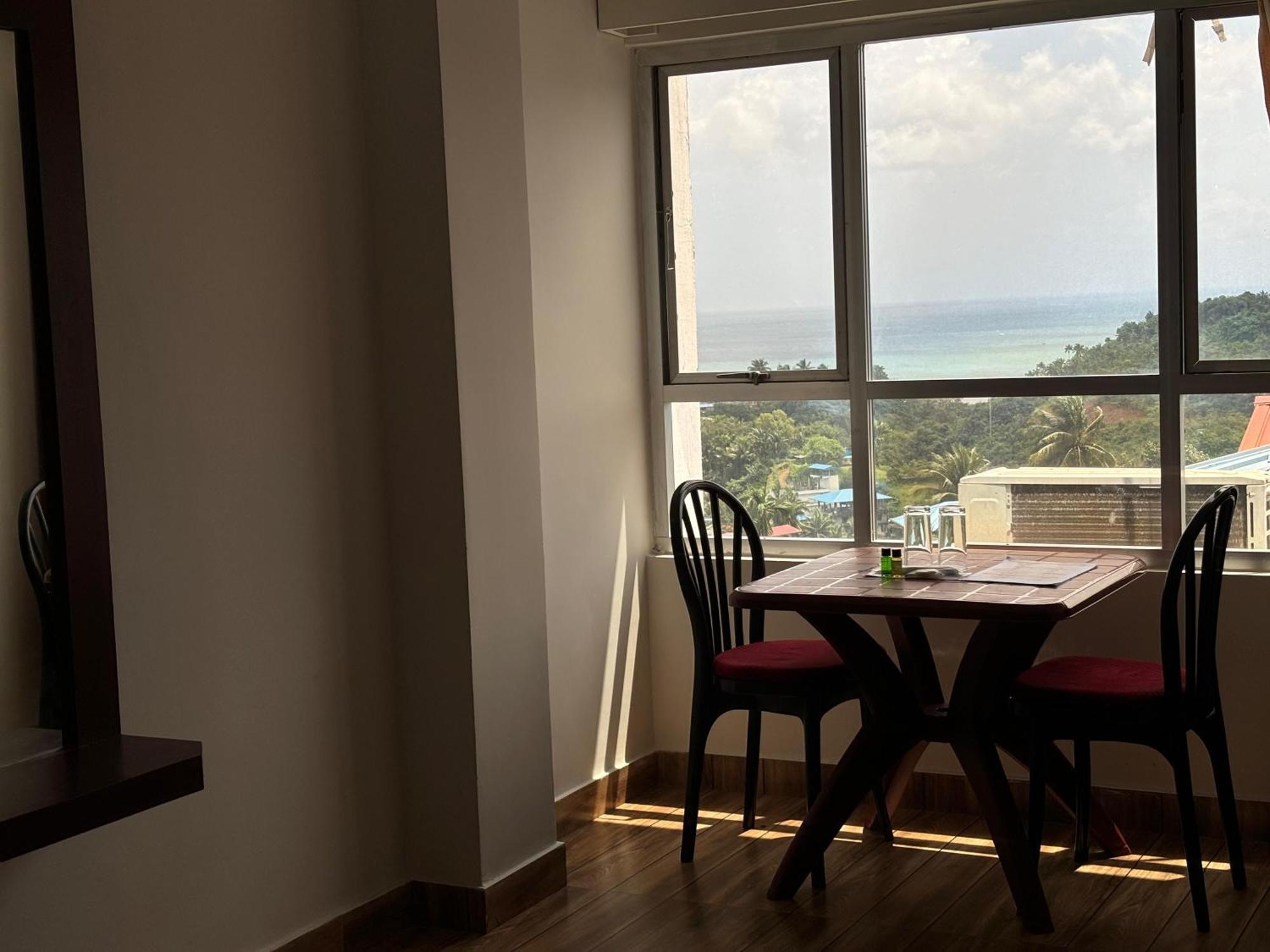 The Tamarind Tree Hotel & Restaurant Shadipur エクステリア 写真
