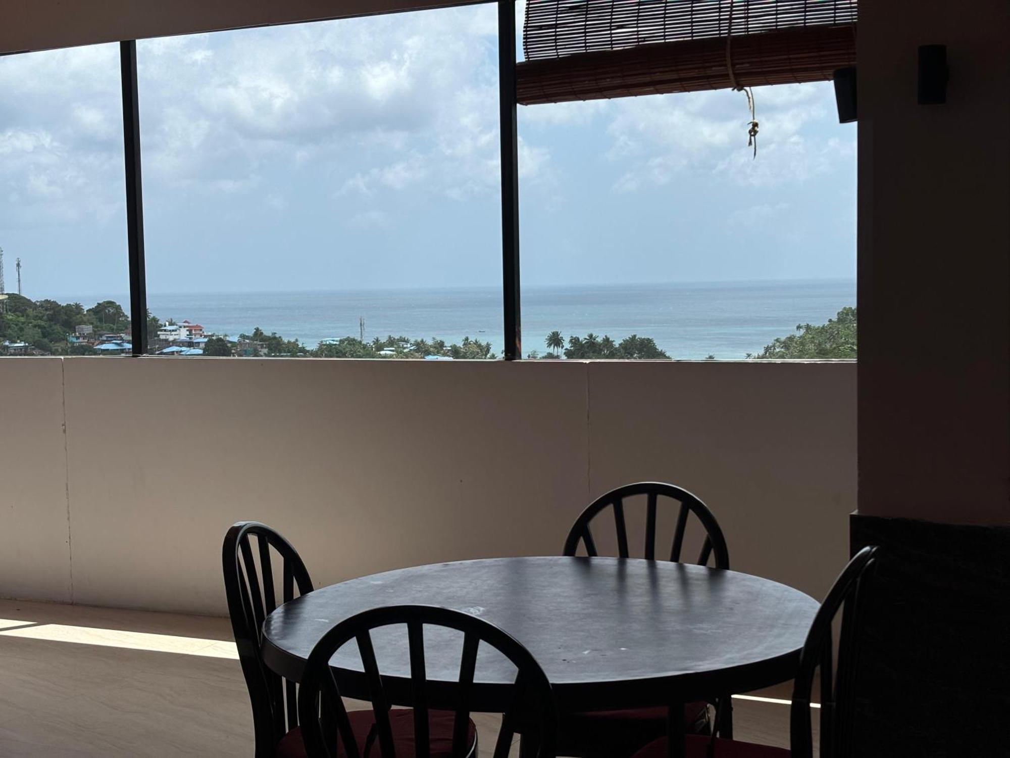 The Tamarind Tree Hotel & Restaurant Shadipur エクステリア 写真