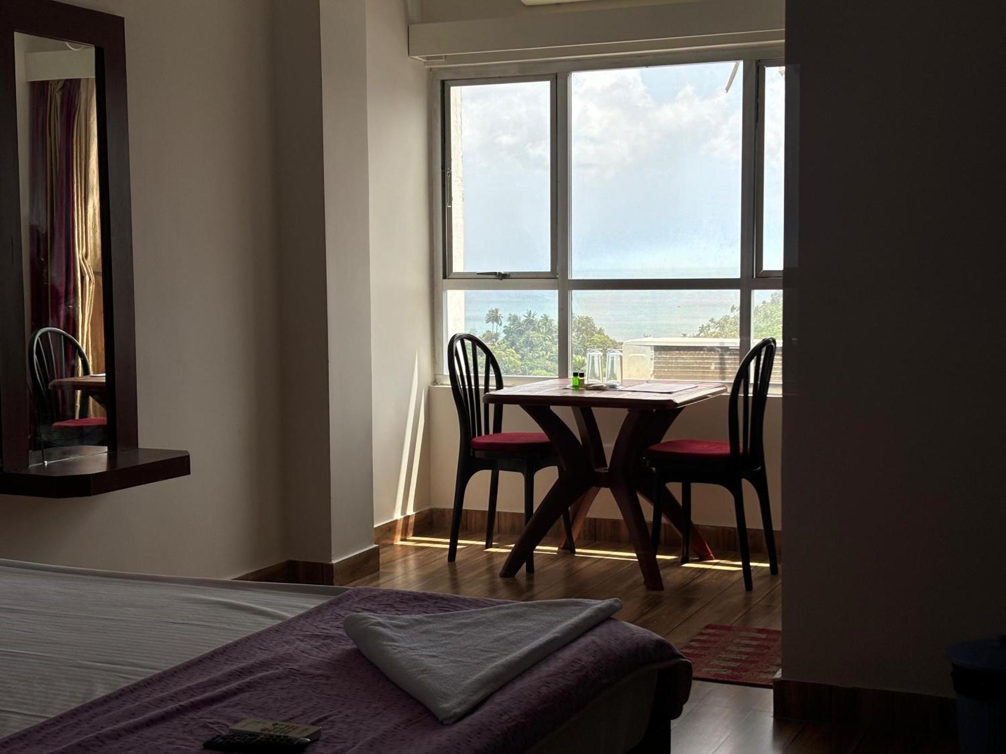 The Tamarind Tree Hotel & Restaurant Shadipur エクステリア 写真